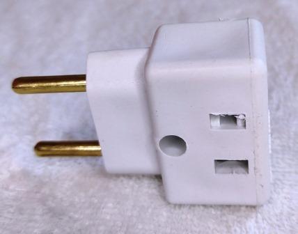 Pino Adaptador 2P + T Ilum 10A