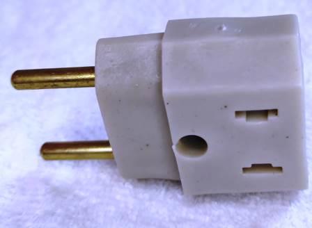 Pino Adaptador 2P + T Ilum 10A