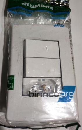 cj interruptor duplo + tomada esp. 10A 250v Alumbra